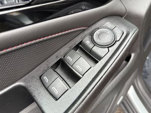 Used 2023 Chevrolet Traverse RS image 13