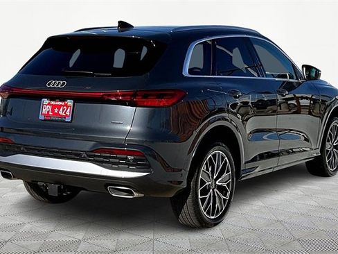 Used 2025 Audi Q5 Premium Plus w/ Premium Plus image 2