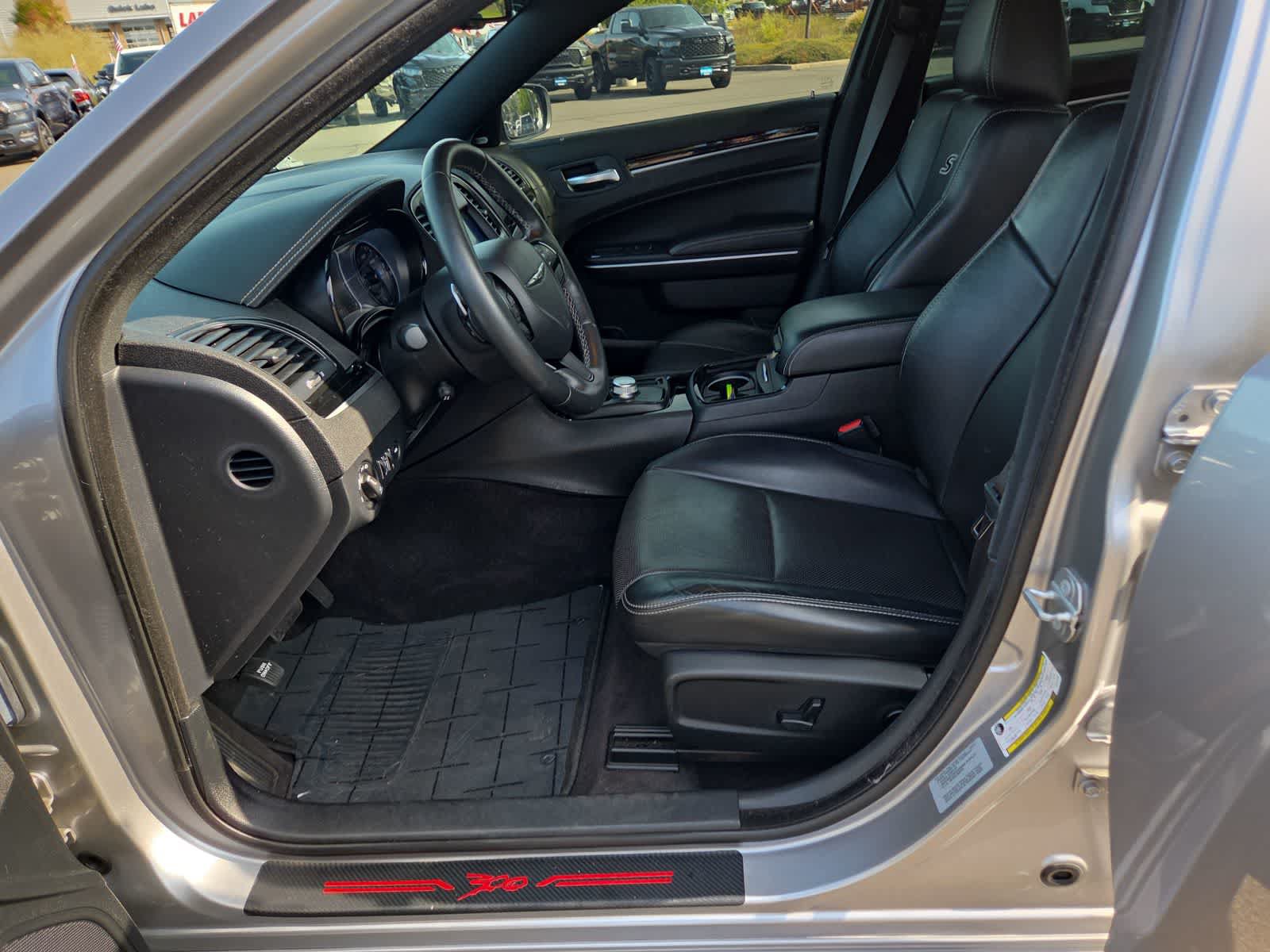 Used 2018 Chrysler 300 S w/ 300S Premium Group 2 RWD image 19