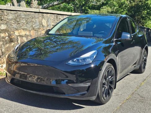 Used 2023 Tesla Model Y Long Range AWD/4WD image 14