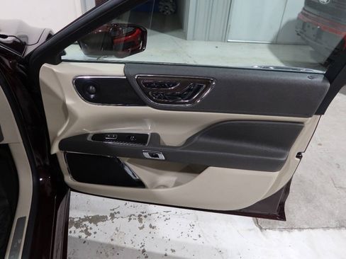 Used 2020 Lincoln Continental Reserve FWD image 27