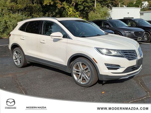 Used 2017 Lincoln MKC Reserve w/ Lincoln MKC Climate Package image 1