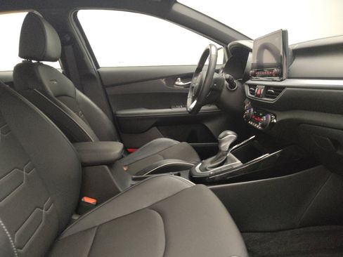 Used 2022 Kia Forte GT-Line w/ GT-Line Technology Package FWD image 21