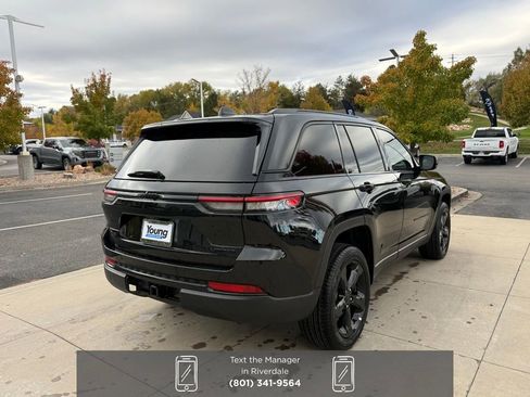 New 2025 Jeep Grand Cherokee Limited w/ Black Appearance Package image 8