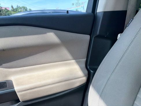 Used 2020 Ford Explorer XLT AWD/4WD image 10