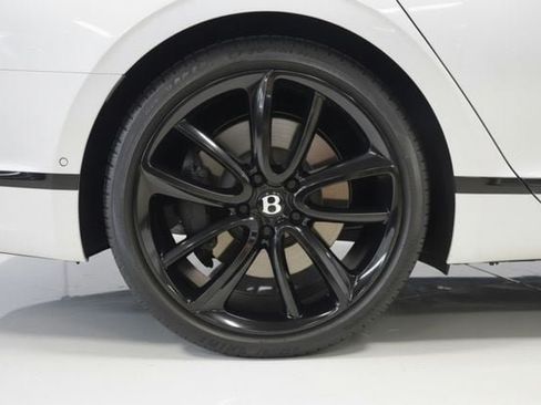 Used 2024 Bentley Flying Spur V8 AWD/4WD image 12