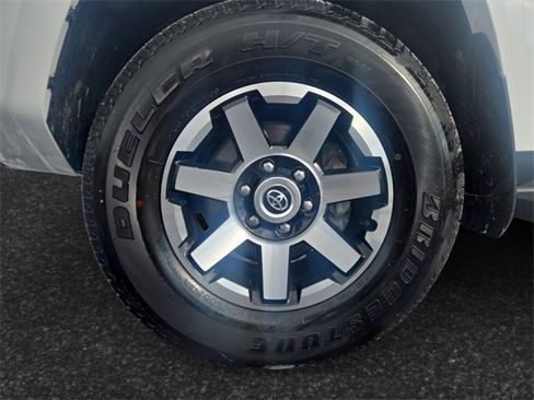 Certified 2024 Toyota 4Runner TRD Off-Road image 4