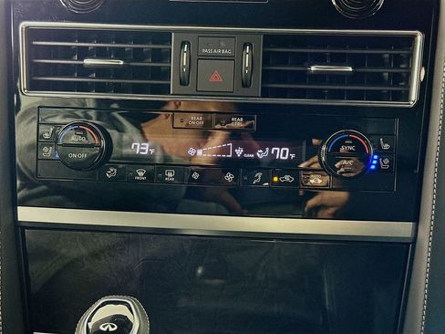 Used 2024 INFINITI QX80 Sensory image 16