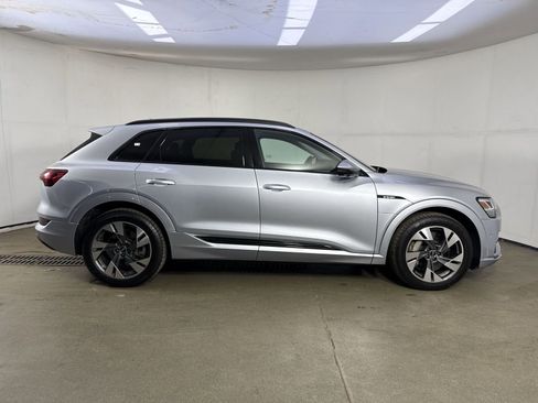Used 2021 Audi e-tron Premium w/ Convenience Plus Package image 37