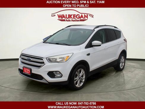 Used 2018 Ford Escape SE FWD image 1