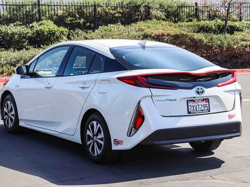 Certified 2017 Toyota Prius Prime Plus w/ Carpet Mat Package FWD image 4