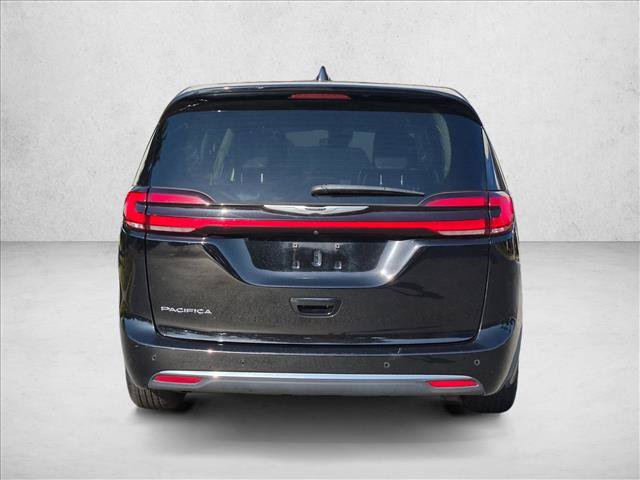 Used 2024 Chrysler Pacifica Touring-L FWD image 7