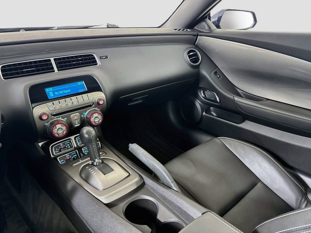 Used 2010 Chevrolet Camaro SS RWD image 24
