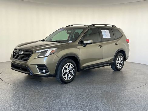 Certified 2023 Subaru Forester Premium AWD/4WD image 9