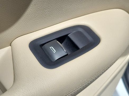 Used 2018 Cadillac XT5 FWD image 18