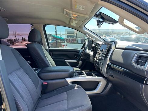 Used 2021 Nissan Titan SV w/ SV Convenience Package RWD image 20