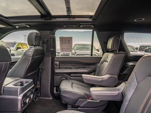 Certified 2023 Ford Expedition Platinum image 24