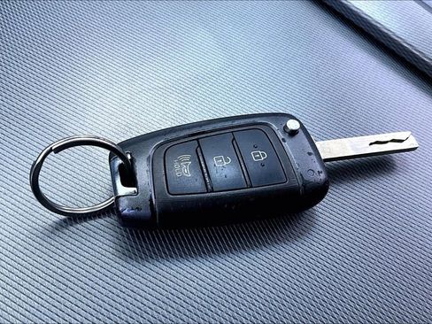 Used 2021 Hyundai Palisade SE image 11