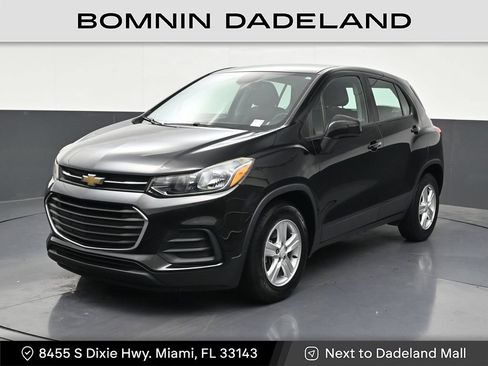 Used 2021 Chevrolet Trax LS FWD image 1