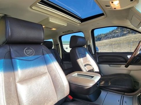 Used 2014 Cadillac Escalade ESV Platinum image 45