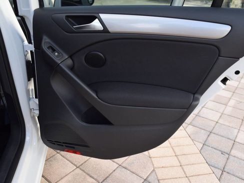 Used 2013 Volkswagen Golf TDI image 76