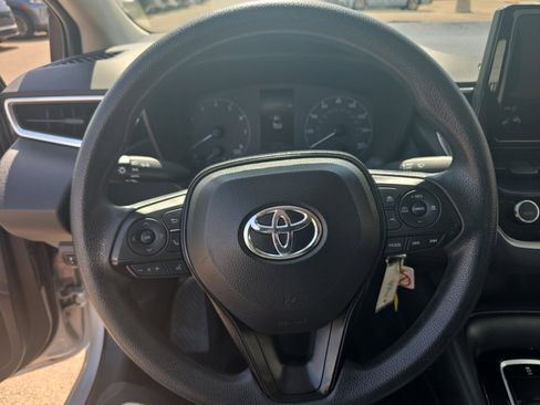 Used 2024 Toyota Corolla LE FWD image 9