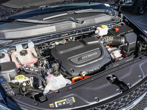 Used 2022 Chrysler Pacifica Touring-L image 23