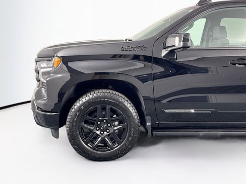 Used 2025 Chevrolet Silverado 1500 High Country w/ Midnight Edition image 40