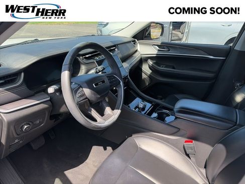 Used 2023 Jeep Grand Cherokee Limited AWD/4WD image 5