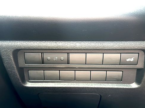 Used 2023 Mitsubishi Outlander SE FWD image 37