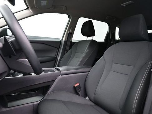 Used 2025 Nissan Rogue S FWD image 10