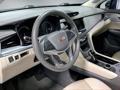 Used 2020 Cadillac XT5 Premium Luxury AWD/4WD image 17