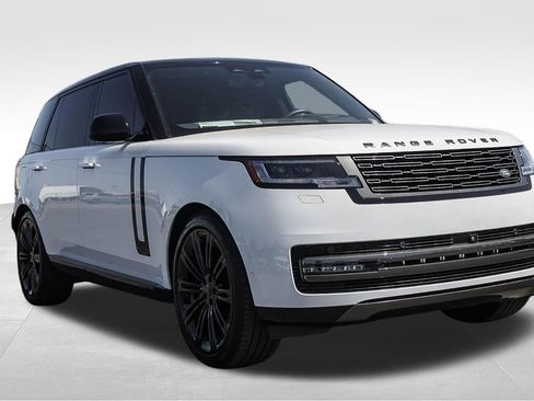 New 2026 Land Rover Range Rover Long Wheelbase SE AWD/4WD image 3