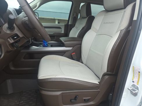 Used 2025 RAM 2500 Laramie AWD/4WD image 19