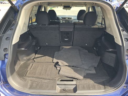 Used 2019 Nissan Rogue SV FWD image 11