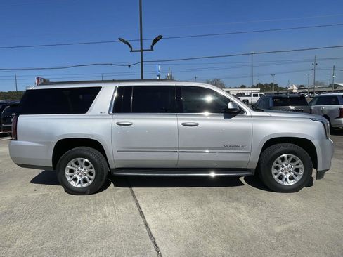Used 2018 GMC Yukon XL SLT w/ HD Trailering Package image 2