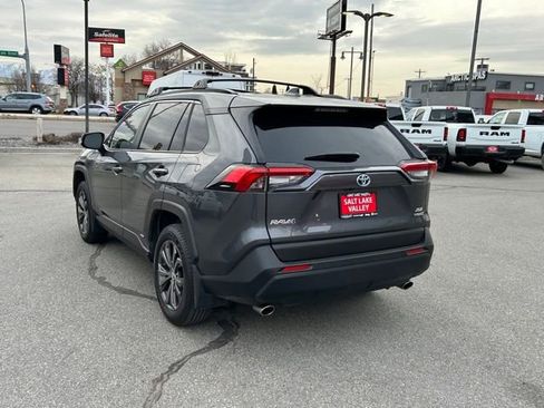 Used 2023 Toyota RAV4 XLE Premium image 4