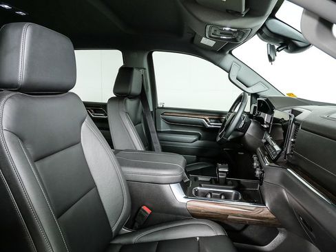 Used 2024 Chevrolet Silverado 1500 LT Trail Boss w/ Convenience Package II image 22