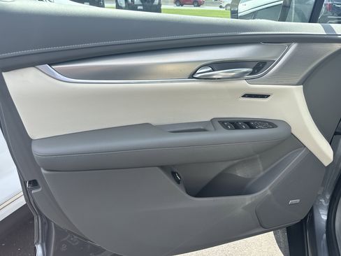 Used 2021 Cadillac XT5 Premium Luxury w/ LPO, Premium Carpet Package image 10