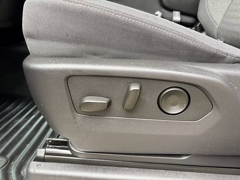 Certified 2025 Chevrolet Silverado 1500 LT AWD/4WD image 35