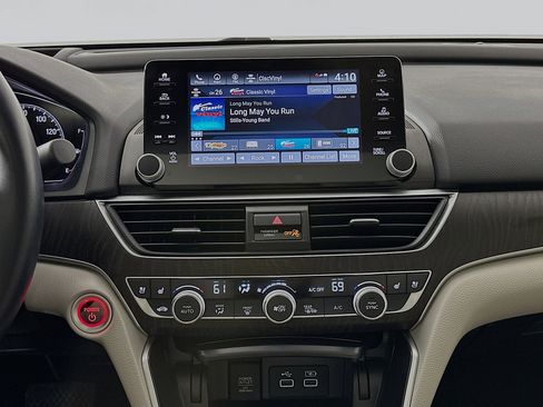 Used 2022 Honda Accord Touring image 15