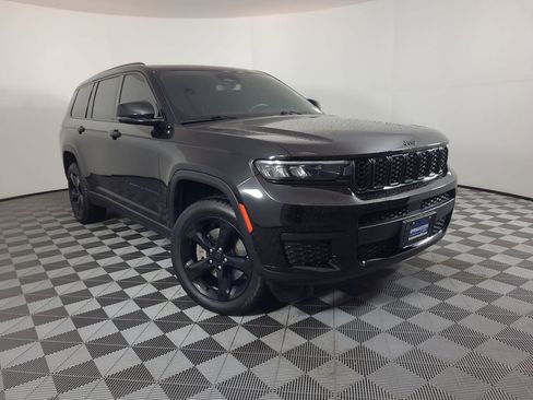 Used 2022 Jeep Grand Cherokee L Laredo AWD/4WD image 1