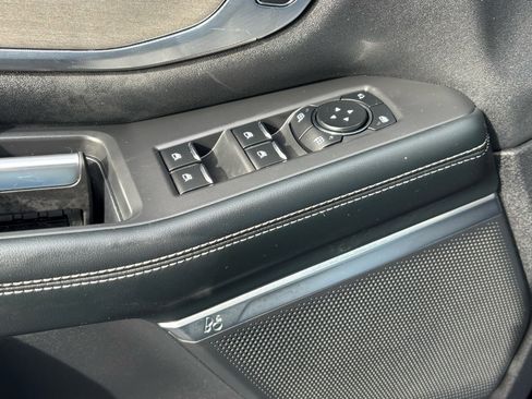 Used 2025 Ford Expedition Platinum image 17