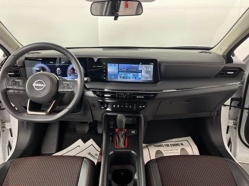 Used 2025 Nissan Kicks SR FWD image 38