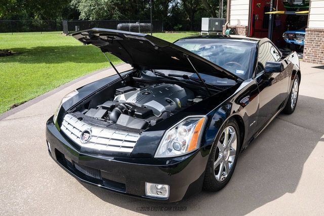 Used 2006 Cadillac XLR RWD image 23