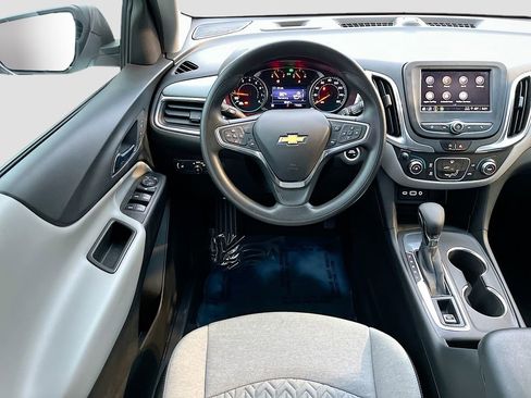 Used 2022 Chevrolet Equinox LS w/ LS Convenience Package image 19