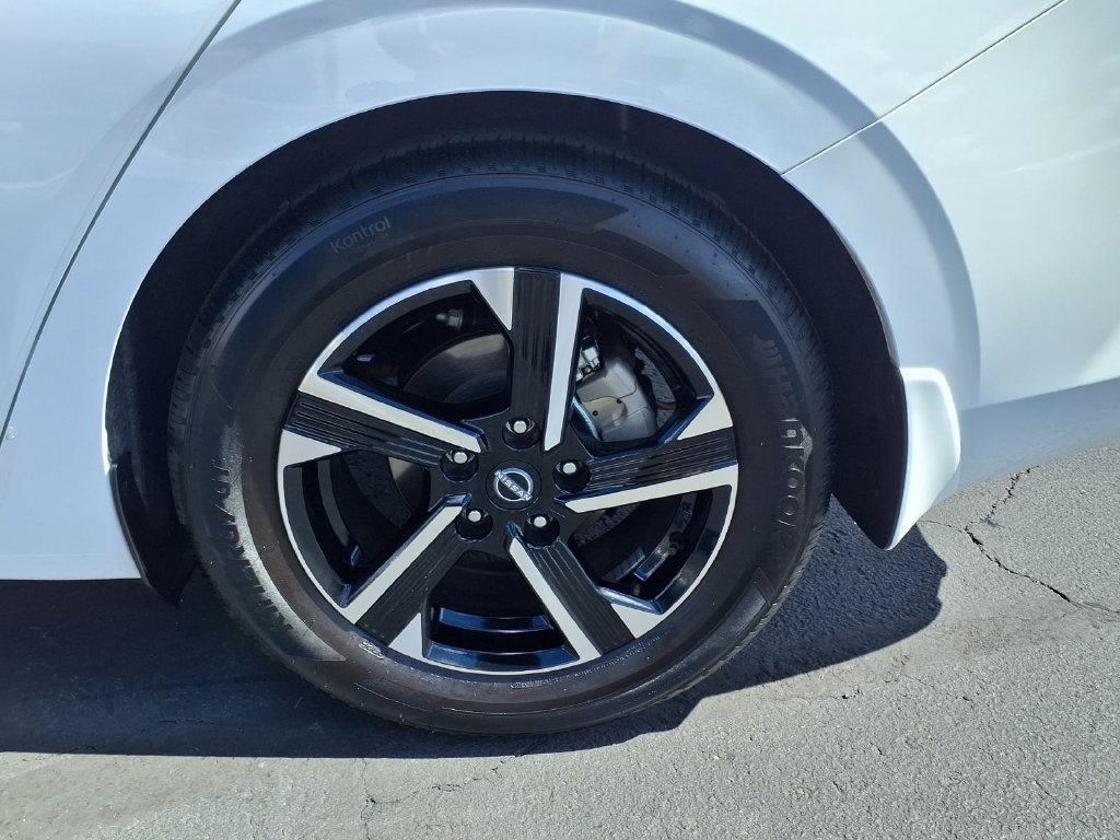 Used 2025 Nissan Sentra SV FWD image 13
