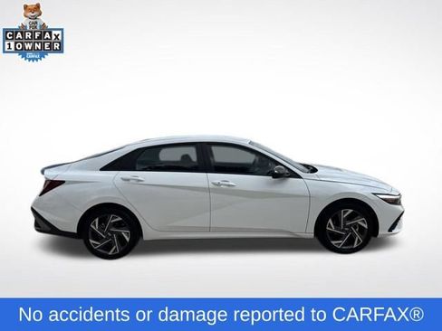 Used 2025 Hyundai Elantra Sport FWD image 2