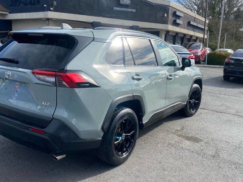 Used 2019 Toyota RAV4 XLE image 18