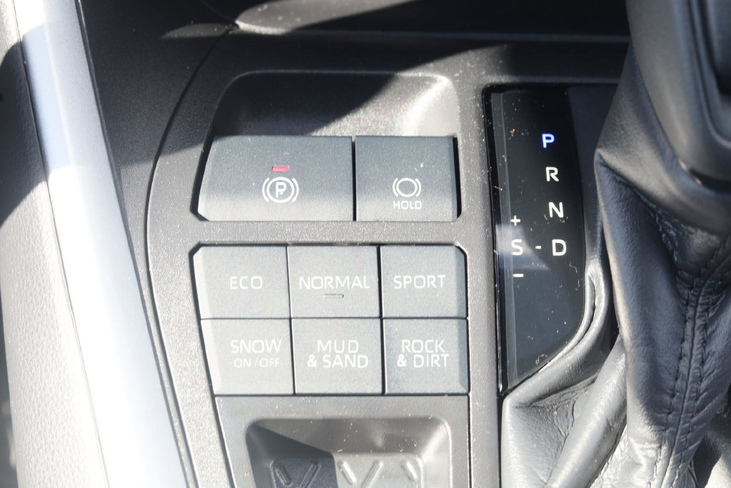 Used 2023 Toyota RAV4 XLE AWD/4WD image 18